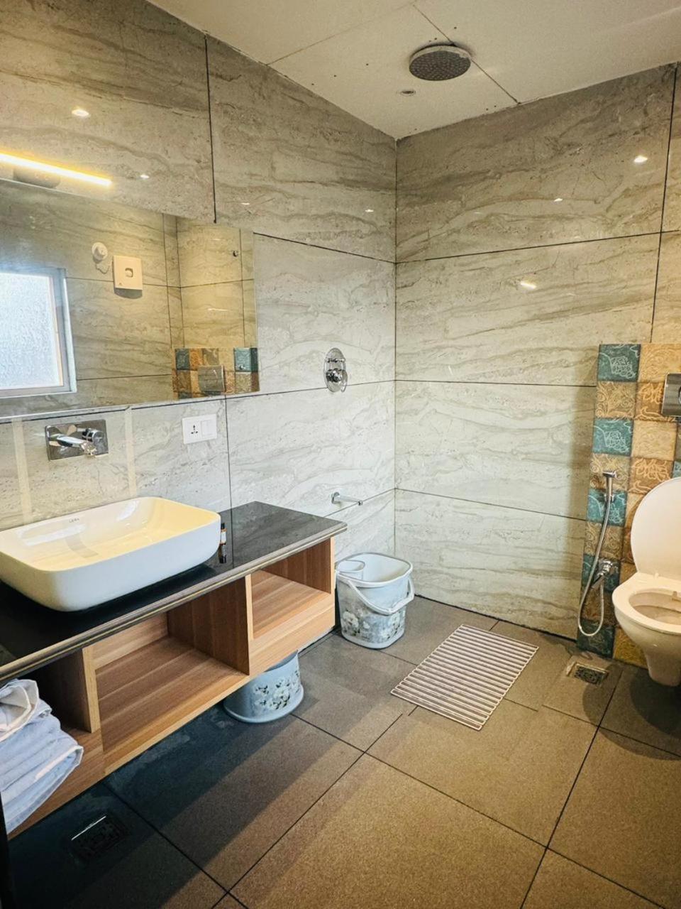 De Elaaf The Luxury Stay Srīnagar Exterior foto